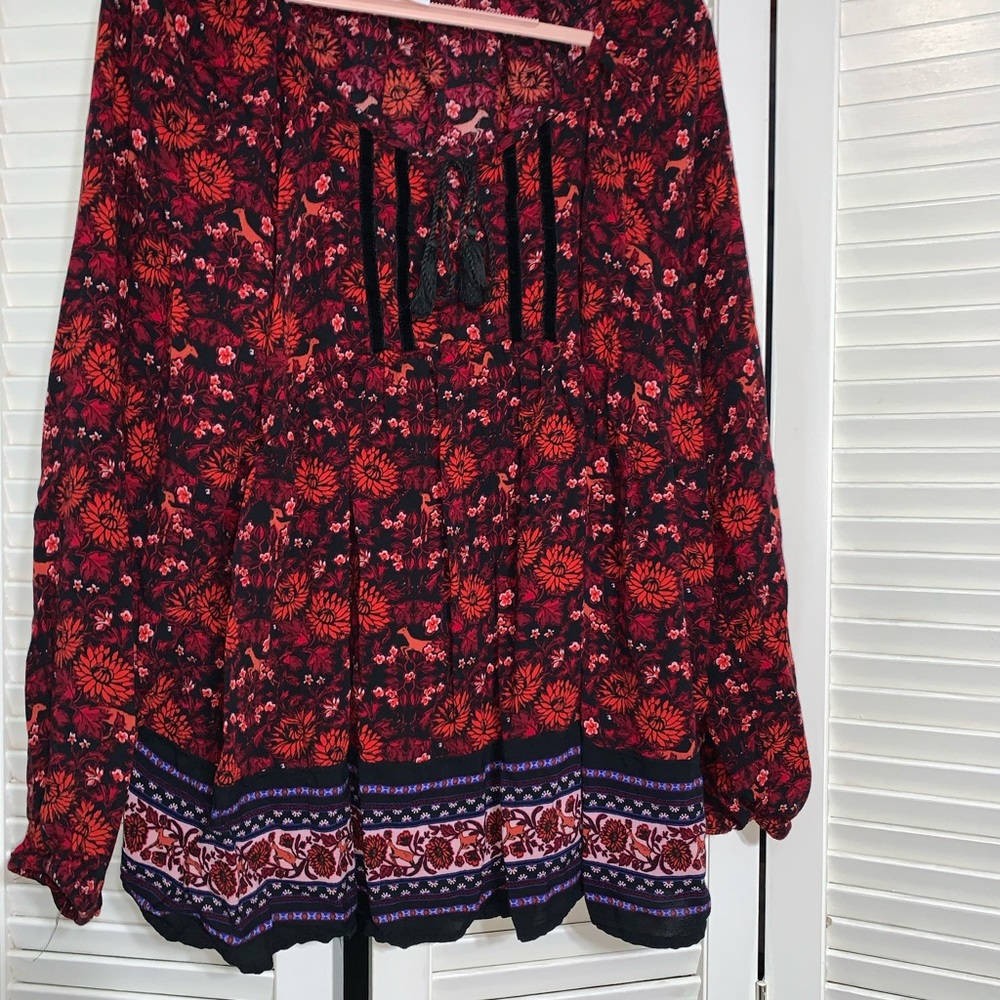 3/$30 Old navy peasant blouse with empire waist